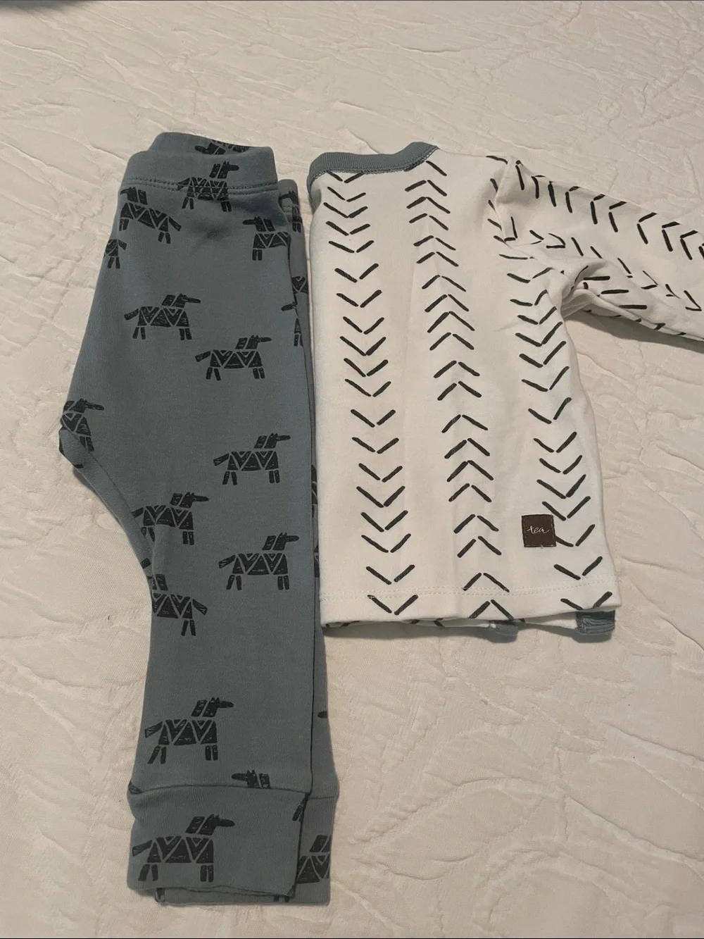 Tea Collection White & Blue-Gray Printed Women's Top
